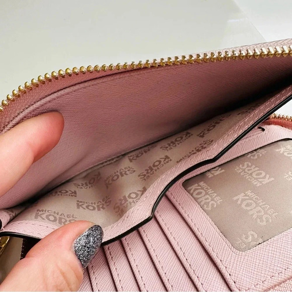 Micheal Kors Pebbled Leather Zip Around Wallet/Wristlet - Picture 6 of 9